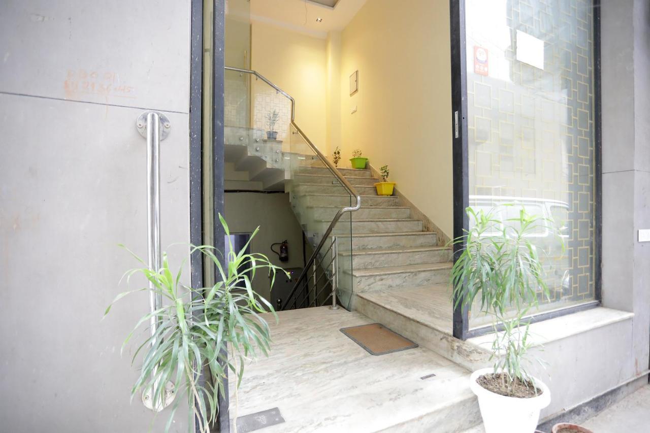 Hotel Good Vibe Near Delhi Igi Airport Nova Deli Exterior foto