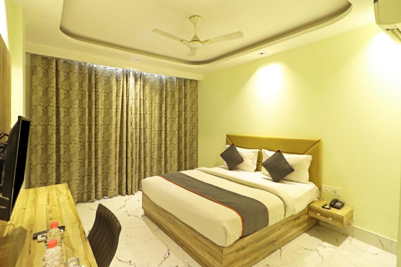 Hotel Good Vibe Near Delhi Igi Airport Nova Deli Exterior foto