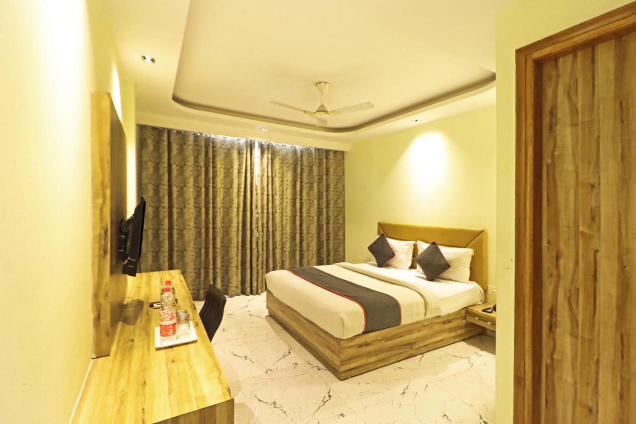 Hotel Good Vibe Near Delhi Igi Airport Nova Deli Exterior foto