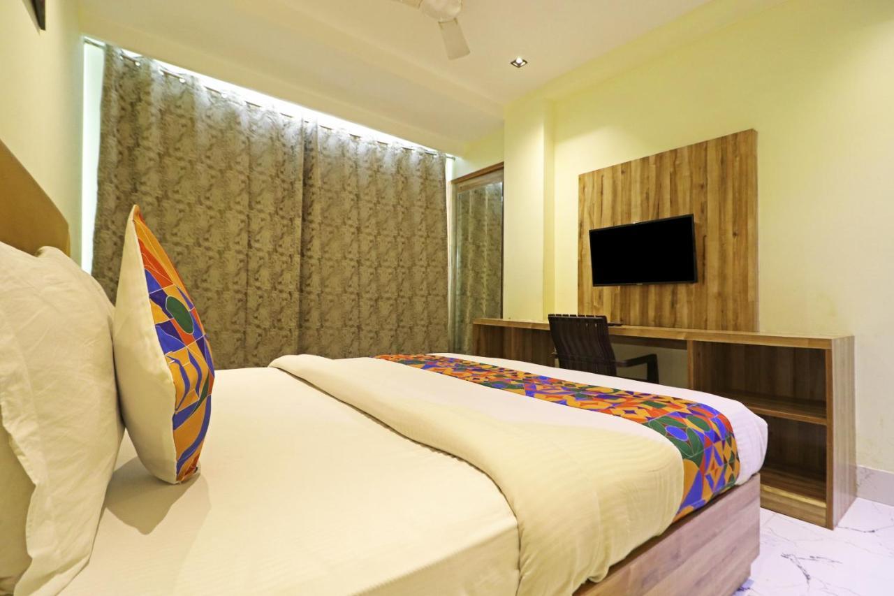 Hotel Good Vibe Near Delhi Igi Airport Nova Deli Exterior foto